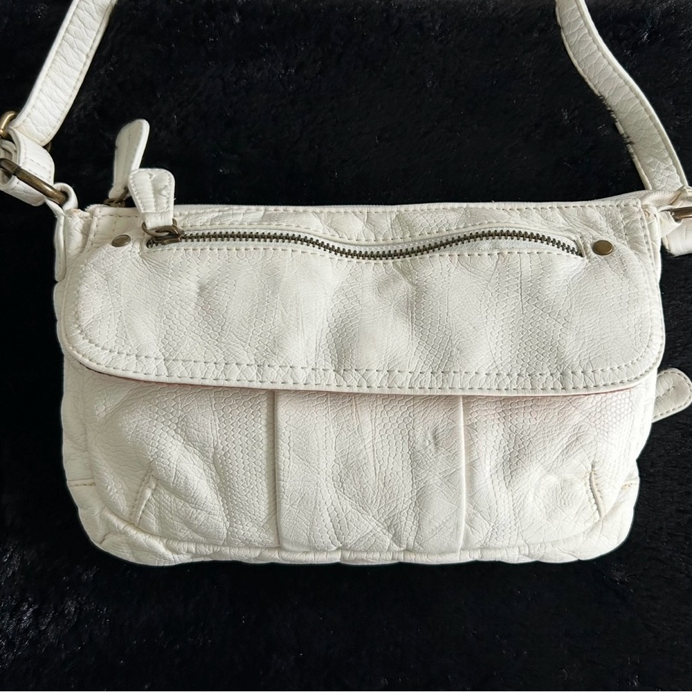 BUENO Vegan‎ Leather Crossbody Purse White-washed Multi Compartments Soft Supple